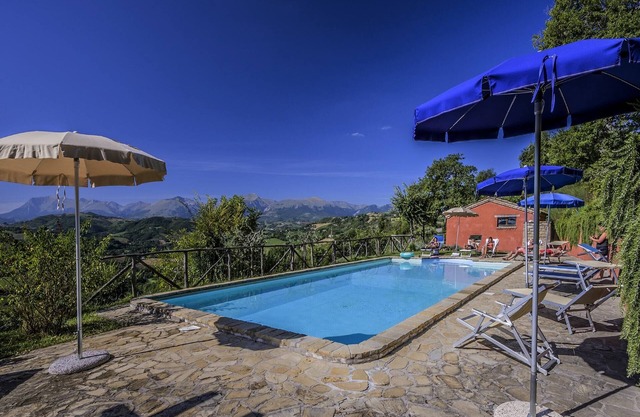 Elegant Stone House w/Pool