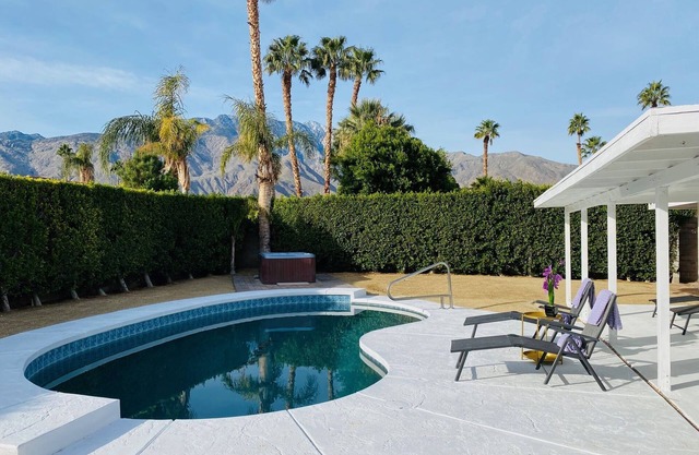 Elegant Tranquil Palm Springs Villa w. Saltwater Pool, Magical Views - Sleeps 8