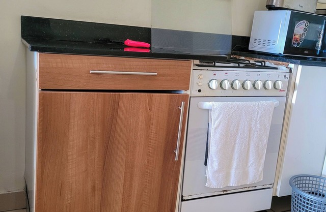 Elna's Haven Beachfront Studio with AC, WiFi in awesome Diani Beach