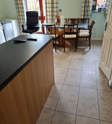 En-suite room with Juliet balcony in a house