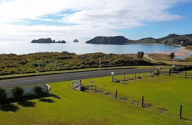 Endless Views - Opito Bay Holiday House