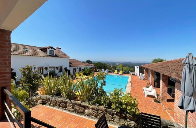 Enjoy the tranquility! Apartment with swimming pool. Near Caldas da Rainha