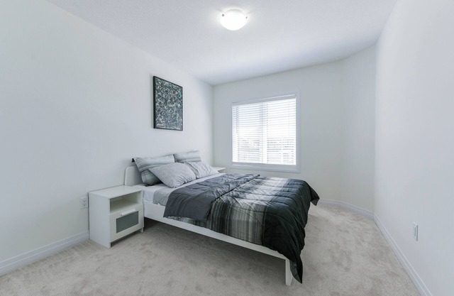 Entire 4BR 3BA Home in Mississauga, Sleeps12