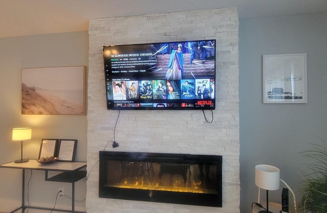 ★Entire ★ House ★ 3 BR ★ 5 guests