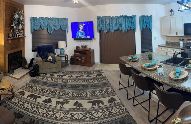 Escape to Tranquility at Mountain Top Condo!