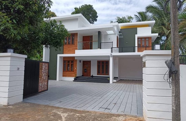 Ethereal Retreatn4-bedroom villa in delightful Chengannur with WiFi, AC