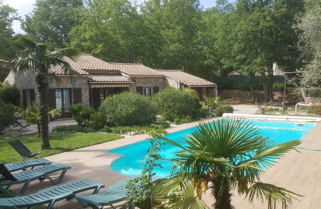 Exceptional setting for 3 * Villa with 4500m² of land