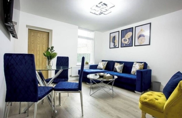 EXECUTIVE MODERN & LUXURY HOME