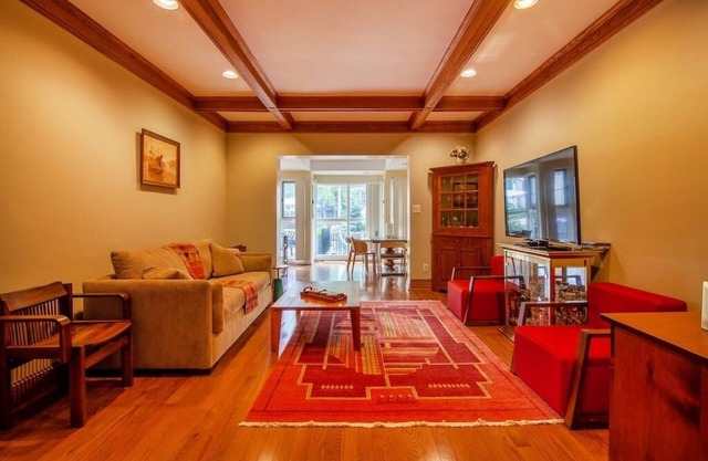 Executive renovated 3br/3b row house