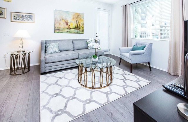 Executive Retreat: Modern Comfort and Style in Peaceful Neighborhood Esca #19