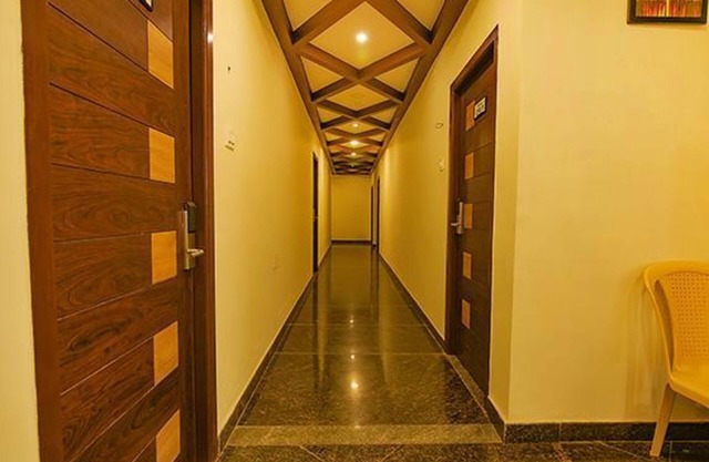 Fabhotel Saravana Executive