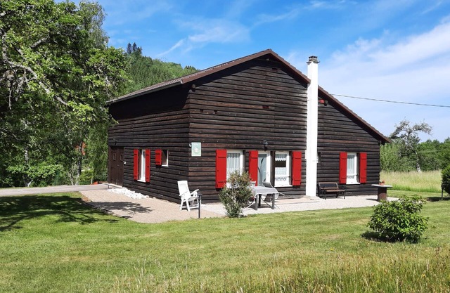 Family-Friendly Chalet in Orchard with Modern Comforts & Spacious Terrace