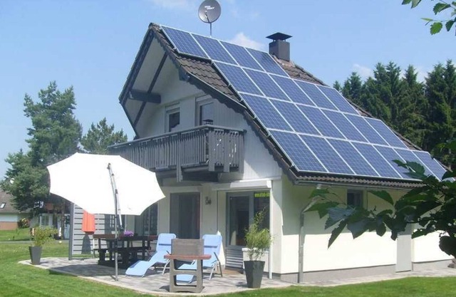 family friendly holiday house with south facing terrace directly Waldrandlage