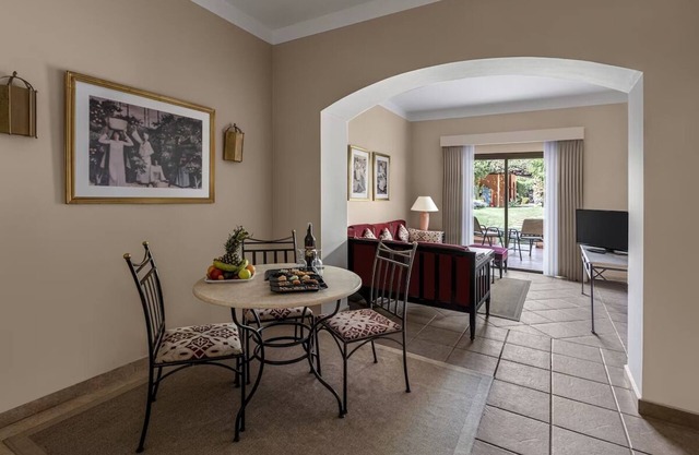 Family-Retreat Room with Outdoor Pool | Steps from Private Beach in Makadi