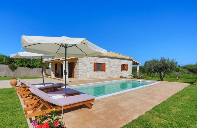 Family Retreat: Villa Sofia-Stella with Pool and BBQ Oasi