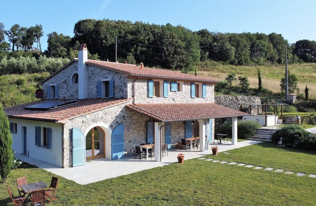 Fantastic new villa near the sea in one of the most beautiful areas of Tuscany