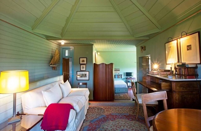 Fee4Me O'Pepito The Peace Corner