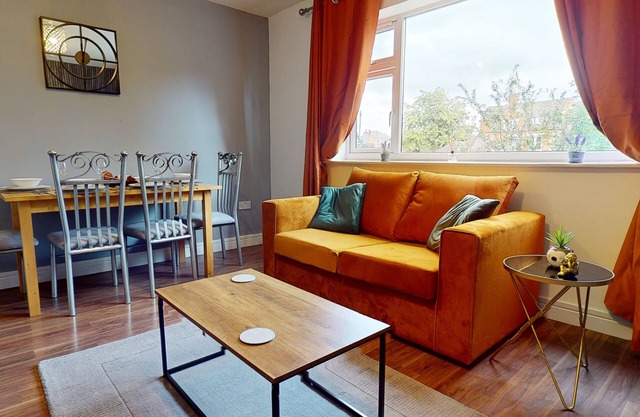 Flat 9 Stylish 2Bed 1st Floor | Business | Parking | WIFI