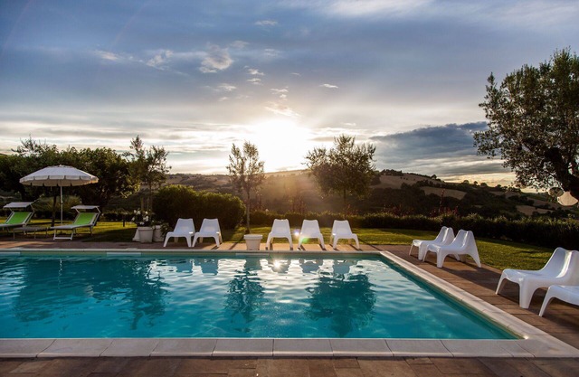 Flat with pool for 4 persons