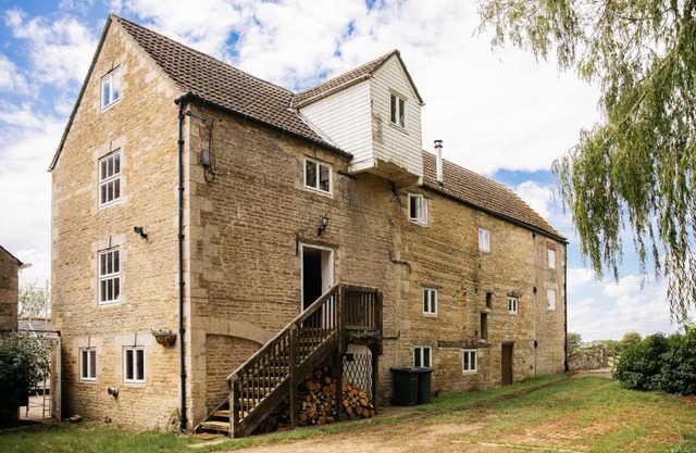 Fletland Mill and Holiday Hamlet - 18th century watermill, in stunning location near Stamford