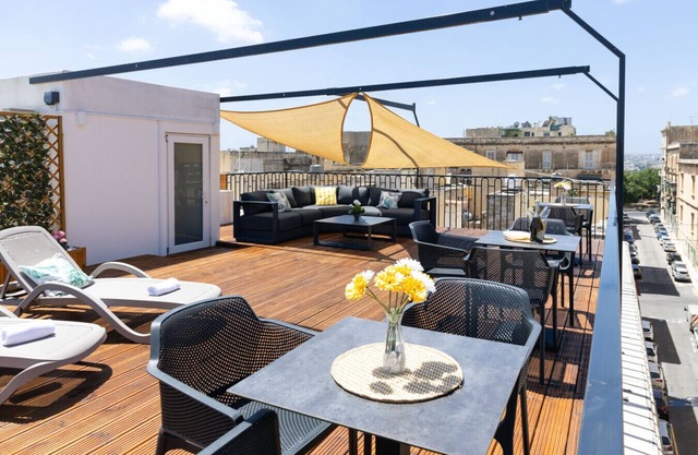 Florette Suite 2BR with Stunning Lounge Terrace in Floriana by ArcoBnb