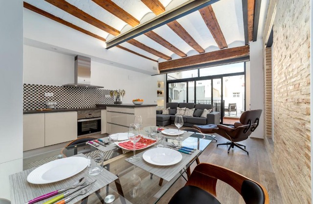 FLORIT FLATS - CENTER Luxurious 1BR 1BA Terrace WI-FI AC