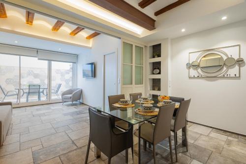 FLORIT FLATS - CENTER MODERN 1BR 2Bth TERRACE WI-FI AC