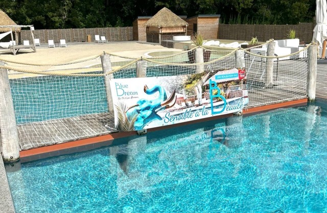 For an exceptional moment!