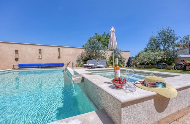 Foska Country Home with Pool, Bibići, Croatia