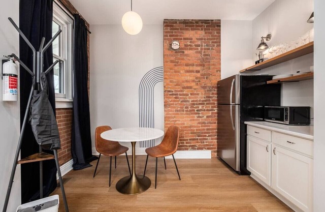 Free Parking | Walkable to Cafes | Short North