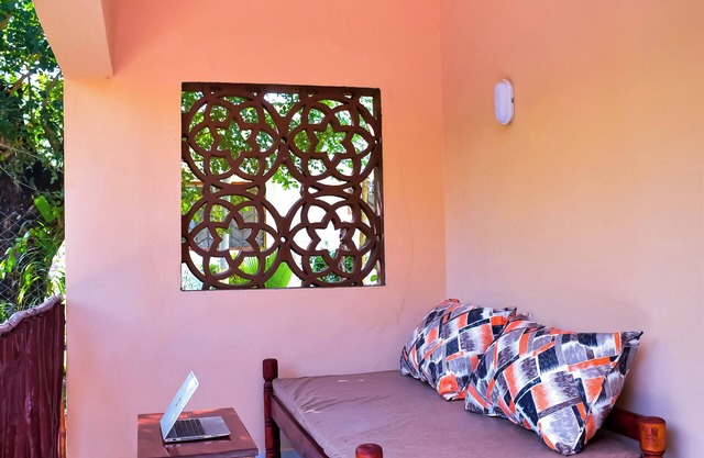 Free Wifi&Parking, Smart TV, Hot Shower, House Keeping