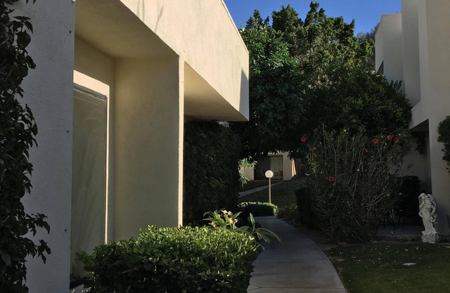 Fresh Modern Poolside&Tennis~South Palm Desert~Everything Close~Cheap Off Season