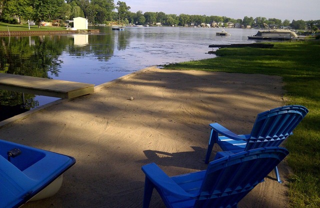 From $400/nt SERENE & QUIET-Huge Deck-Free Kayaks & Paddle Boat! PETS! Specials!