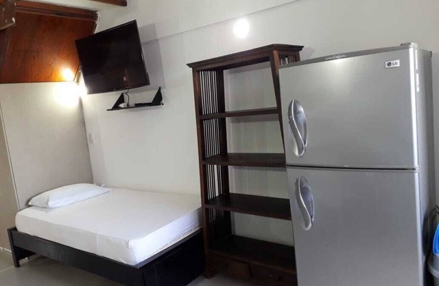 Full WIFFI Downtown Beachside Apartment