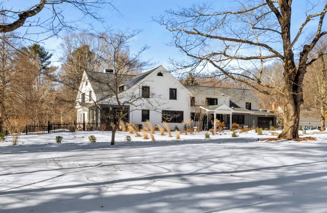 Fully renovated sprawling farmhouse in Great Barrington