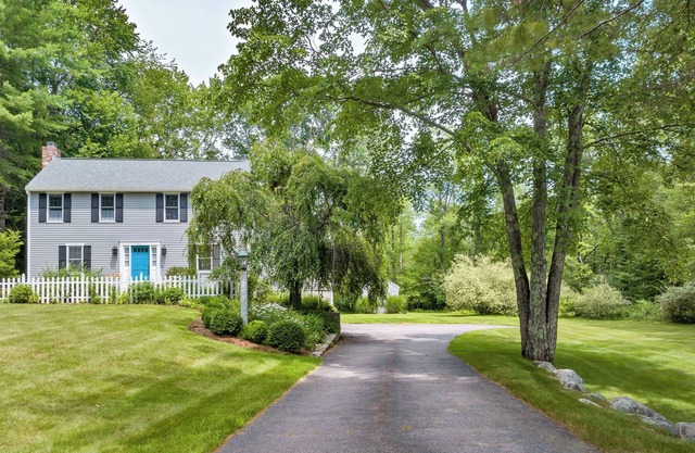 Furnished home in Rye. 2 miles to beach, 4 miles to downtown Portsmouth