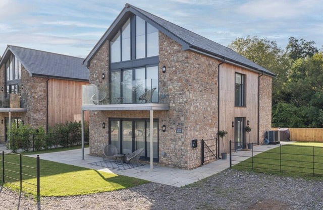 Gable View Summary: W