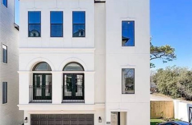 Galleria Luxury 3BR 4 Story Townhome; Rooftop Balcony + 2-Car Private Garage