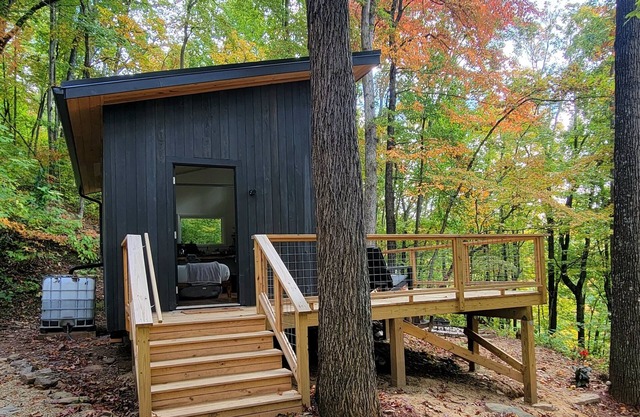 Get back to nature! Unique cabin in the mountains 15 minutes from Asheville N.C.