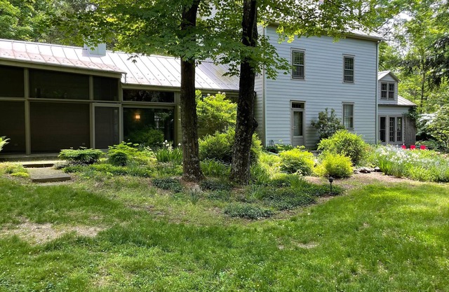 Giant, Cozy Getaway in the Country