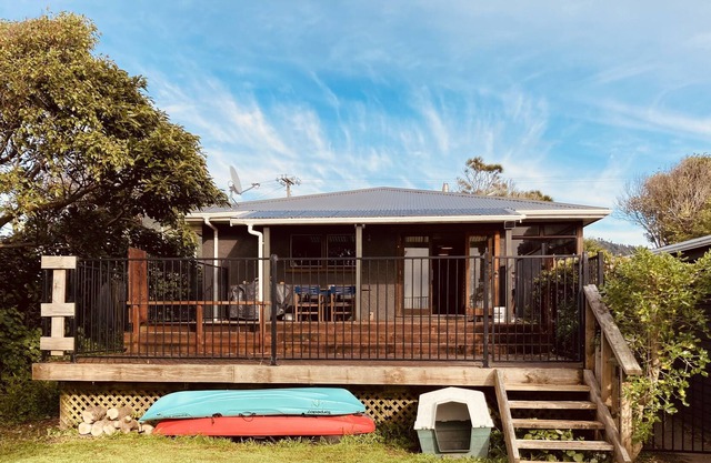 Godwit Cottage - Pākawau Beachfront Accommodation