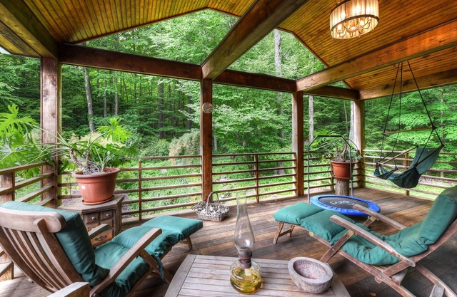 Gorgeous Home, Nature Lover's Delight in the Heart of the Berkshires