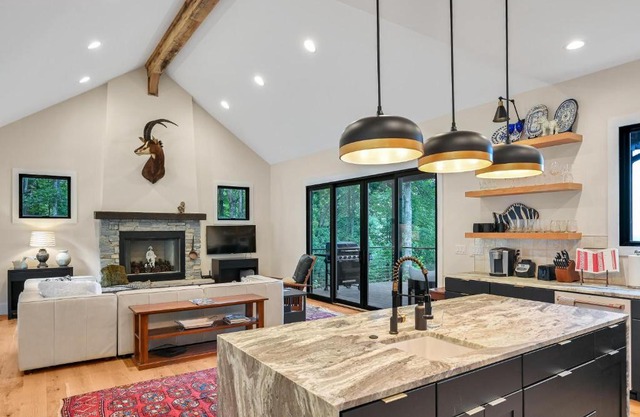 Gorgeous Modern Mountain Home