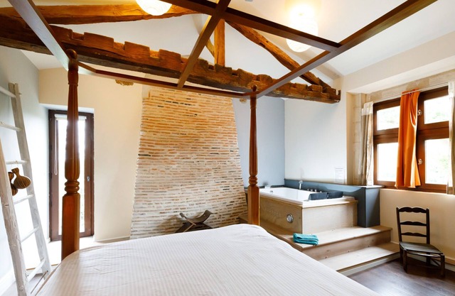 Grand Gite de Groupe à Lacampagne 15 Pers. Calme et Espace.animaux Acceptés!