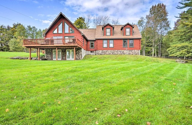 Grand Windham Retreat with Fire Pit and Game Room