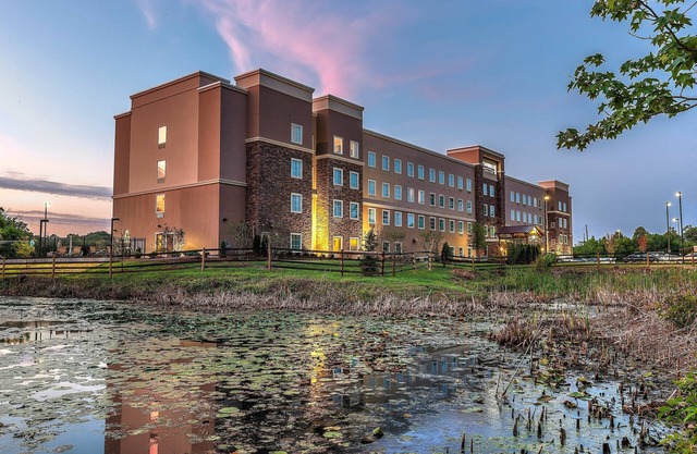 Great for Business Travelers! Free Breakfast + 24h Business Center