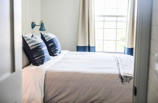 Great Island Inn - King Studio Apt - Village View