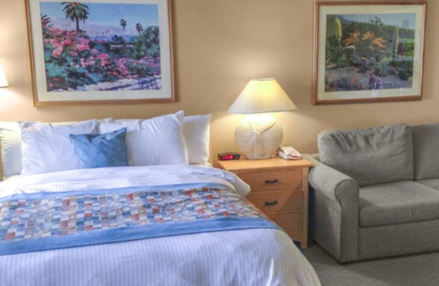Great value! Jr. Villa for 2 in famous Palm Canyon Resort. Kitchenette. From 159