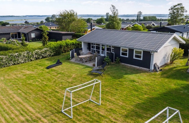 "Gudrun" - 250m from the sea by Interhome