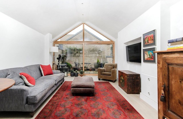 GuestReady - Bauhaus Duplex in Shepherd's Bush